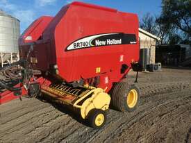 NH BR 40 Round Baler - picture0' - Click to enlarge