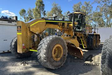 2010 Caterpillar 16M Motor Grader
