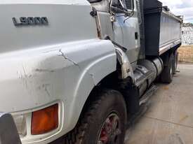 1994 Ford L9000 Tipper - picture0' - Click to enlarge
