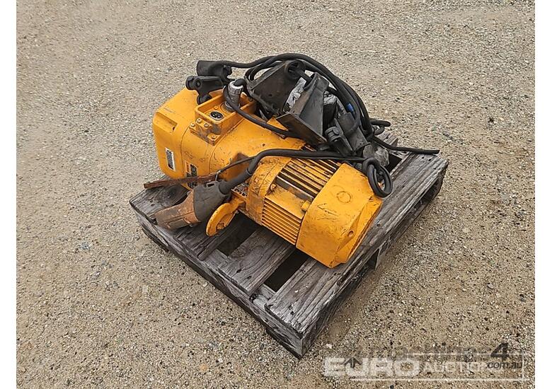 PWB Anchor 500kg Electric Winch 