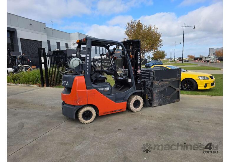 Toyota 2.5T Forklift Container Mast (Unit#:U907)