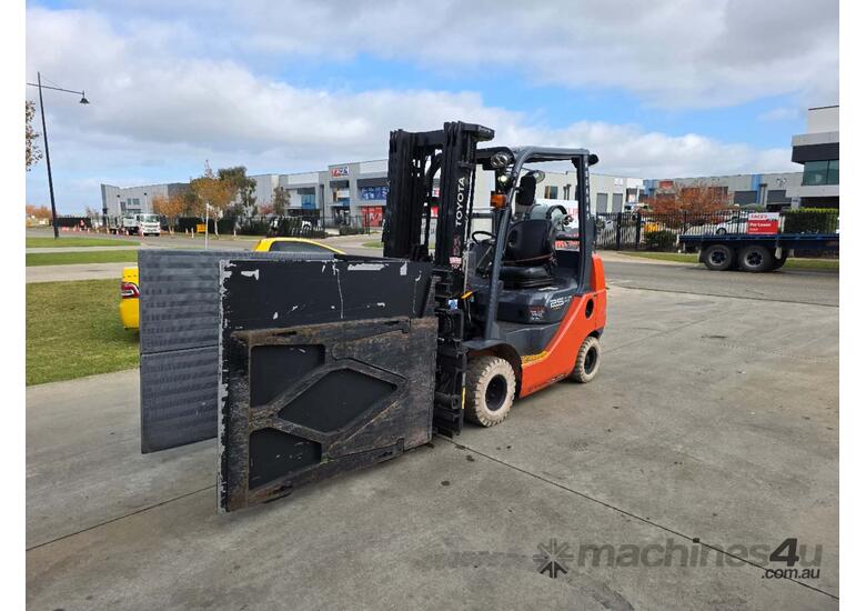 Toyota 2.5T Forklift Container Mast (Unit#:U907)