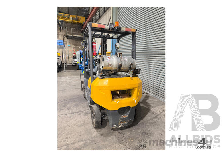 caption LIUGONG LPG Forklift, 2.5T Container Mast with 2280hrs
