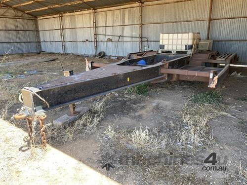 caption Dual Axle Float