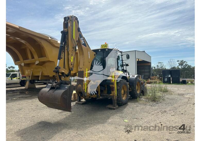 caption 2018 CATERPILLAR 444F2
