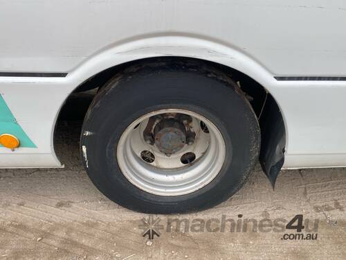 caption 2008 Mitsubishi BE600 Bus