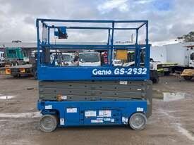 2010 Genie GS-2632 Scissor Lift (Electric) - picture2' - Click to enlarge