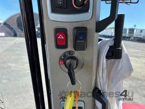 caption 2021 Massey Ferguson 4x4 Tractor