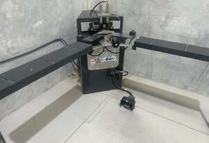 COMALL Aluminium corner crimper