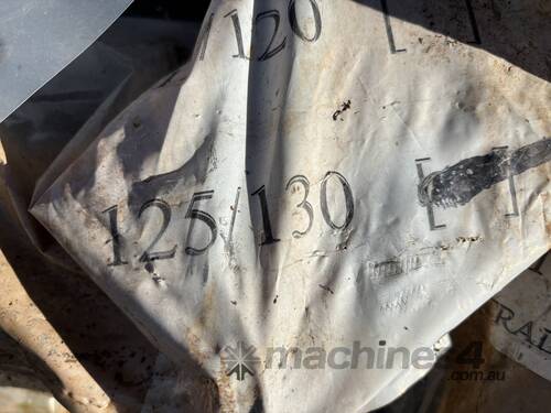 1 x IBC of 125/130 Concreter Chairs