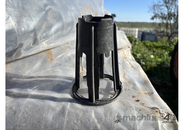 caption 1 x IBC of 125/130 Concreter Chairs