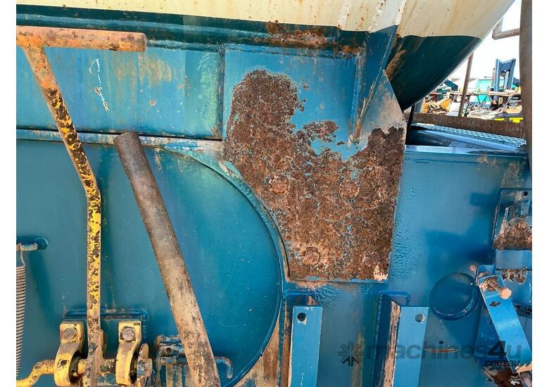 2004 Shephard BTRI-350T Waste Tanker