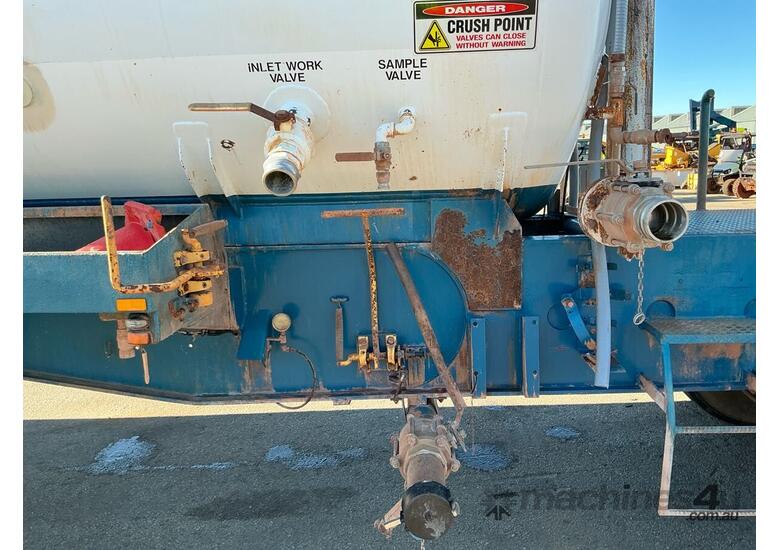 2004 Shephard BTRI-350T Waste Tanker