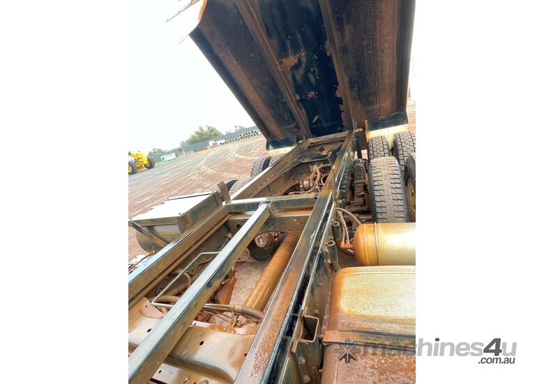 caption 2008 Isuzu FVZ1400 LWB Tipper