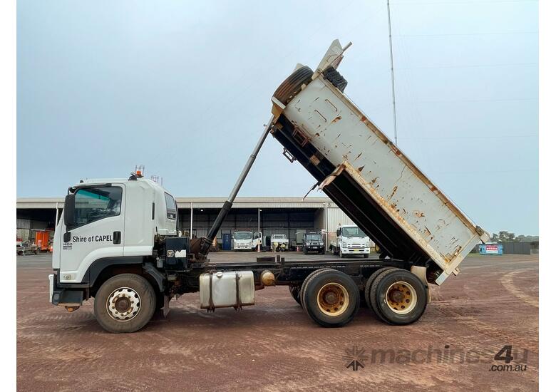 caption 2008 Isuzu FVZ1400 LWB Tipper