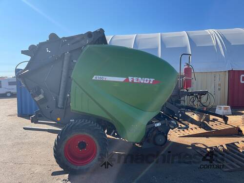 caption 2019 Fendt 409 Round Baler