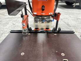 Blum MiniPress C Drilling And Insertion Machine - picture2' - Click to enlarge