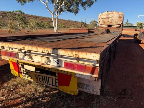 Krueger Drop Deck Tri-axle Trailer - diesel tank not included in sale