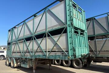 Dickinson Cattle B-Trailer