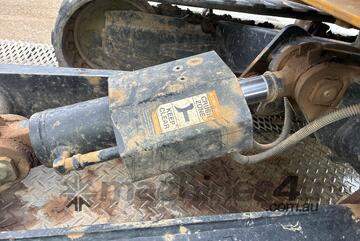 2020 Caterpillar 302.7D CR Excavator (Rubber Tracked)