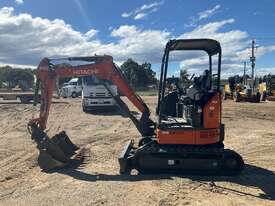 Hitachi ZX26U-5A Excavator (Rubber Tracked) - picture2' - Click to enlarge