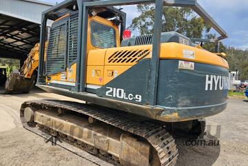 2012 HYUNDAI R210LC-9 EXCAVATOR WITH LOG GRAB AND SAW