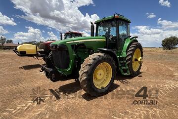 John Deere   8520