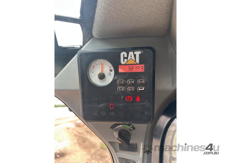 Cat 262D skid steer loader