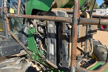 John Deere   6110M 4x4 Tractor