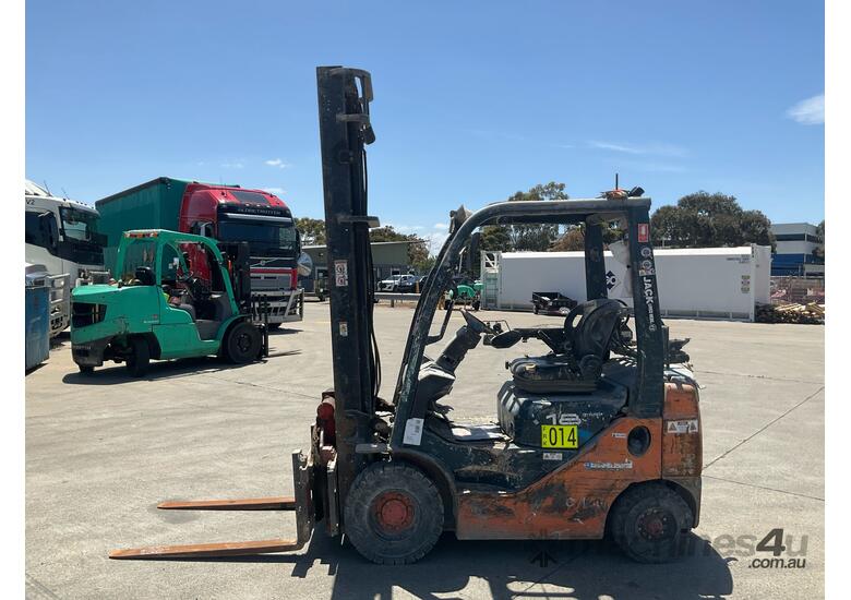 2011 Toyota 32-8FG18 Forklift
