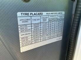 2012 Isuzu NPR 400 Half Tipper - picture0' - Click to enlarge