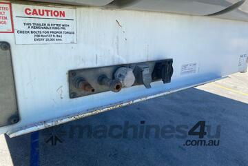 2015 Maxitrans ST3 Tri Axle Curtainside A Trailer