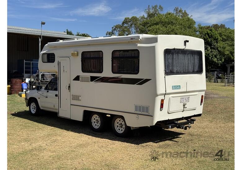 2001 TOYOTA HILUX MOTORHOME 