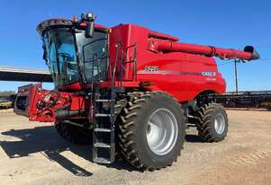 CASE IH 9250 Combine & MacDon D140 On Trailer