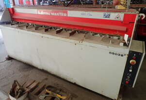 Metal Master 2400mm Guillotene