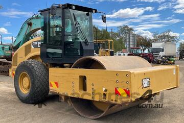 2015 Caterpillar CS79B Articulated Smooth Drum Roller