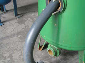 Industrial Sandblasting Sand Tank Pot - 160L - picture2' - Click to enlarge