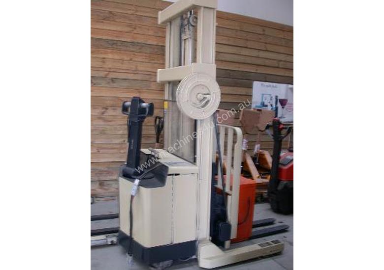 caption Crown Walkie Stacker Reach 1.5 Ton Forklift
