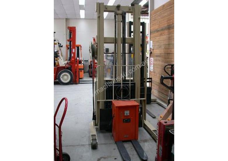 caption Crown Walkie Stacker Reach 1.5 Ton Forklift