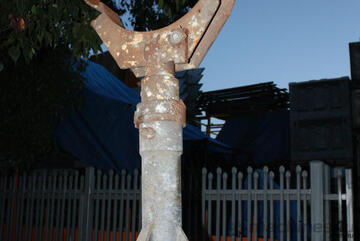 Fork Lift rotator attachment foundry crucible pouring molten metal lad