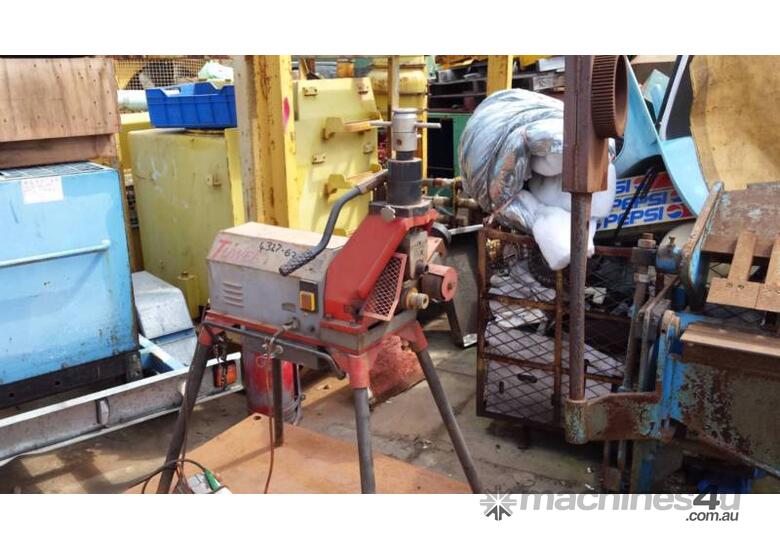 PIPE POWERED ROLL GROVER