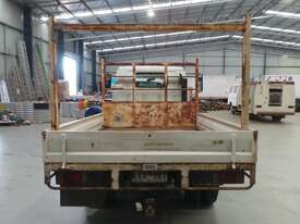 Isuzu NKR200 Tray Truck - picture2' - Click to enlarge