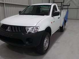 Mitsubishi TRITON GL Utility Light Commercial - picture0' - Click to enlarge