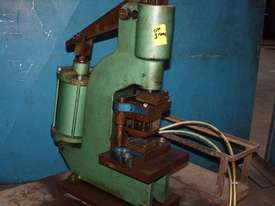 TERRY PNEUMATIC AIR PRESS BENCH - picture0' - Click to enlarge