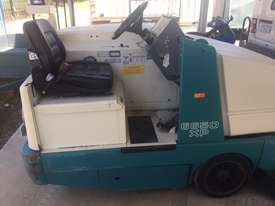Tennant 6650 XP Sweeper - picture0' - Click to enlarge