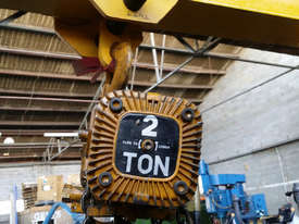 Chain Hoist Pneumatic Air 2 Tonne Capacity Ingersoll Rand 3 mtr Lift Drop - picture0' - Click to enlarge