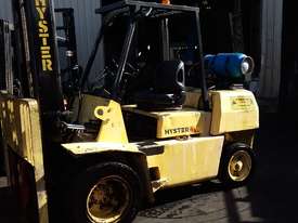 Hyster 4 Ton Forklift Only 2586 Hrs Dual Front Wheel Wide Carriage  - picture0' - Click to enlarge