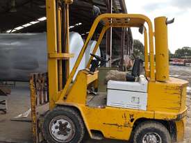 FORKLIFT CATERPILLAR 2.5 TONNE - picture0' - Click to enlarge
