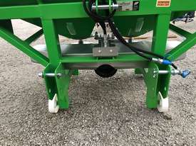  1200L SPREADER 1200L - picture0' - Click to enlarge