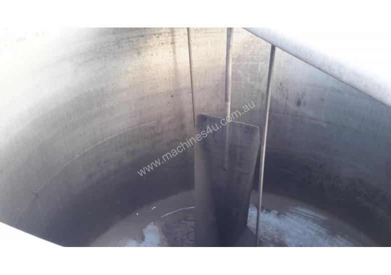 Used Custom Custom Mixing Tank with agitator Water Tank Attachments